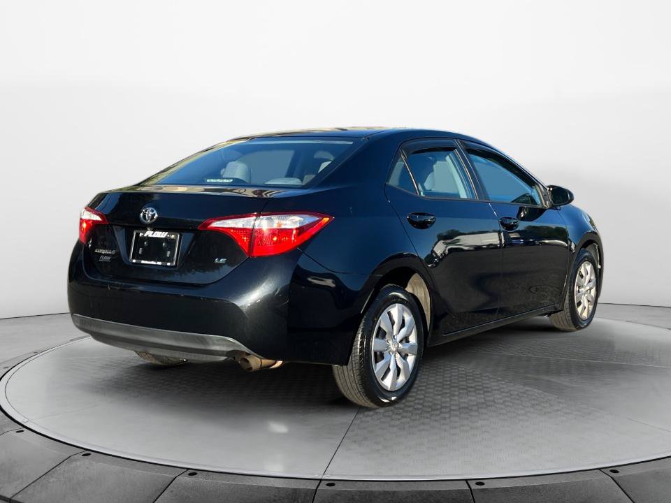 Used 2015 Toyota Corolla LE FWD image 7