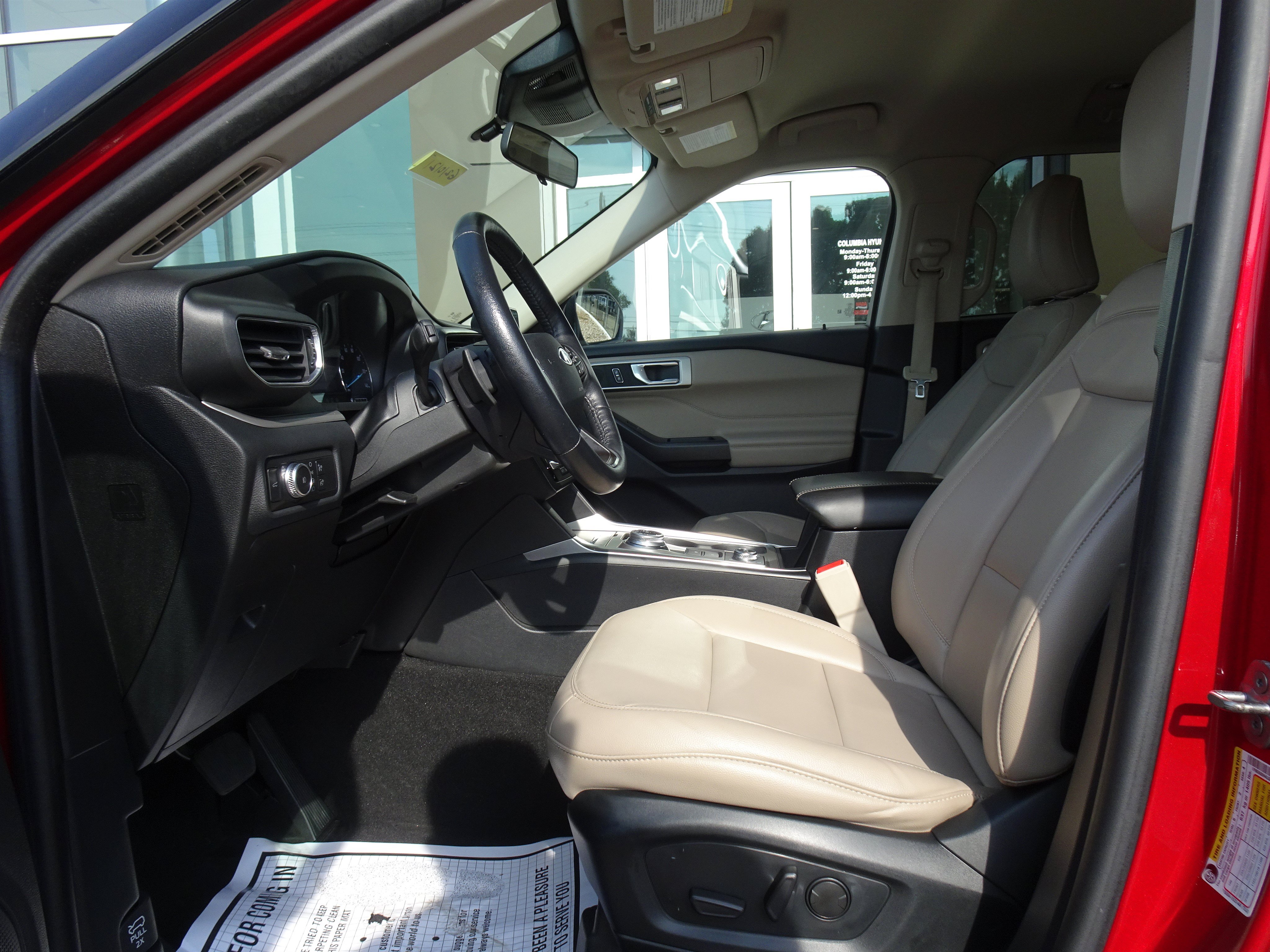 Used 2020 Ford Explorer XLT w/ Equipment Group 202A AWD/4WD image 8