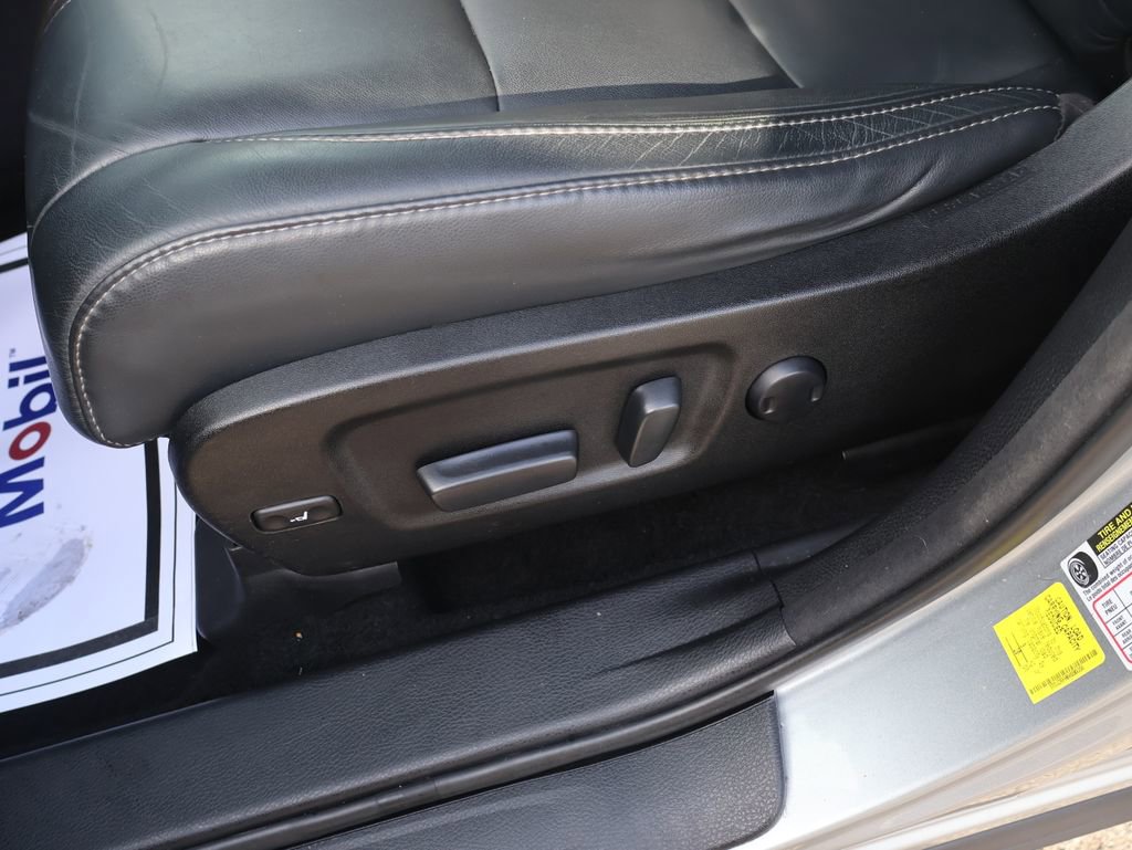 Used 2017 Toyota Highlander SE image 19