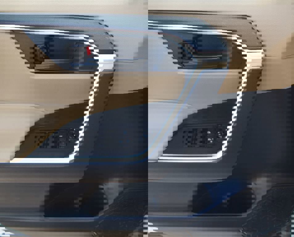 Certified 2025 Toyota RAV4 LE image 26