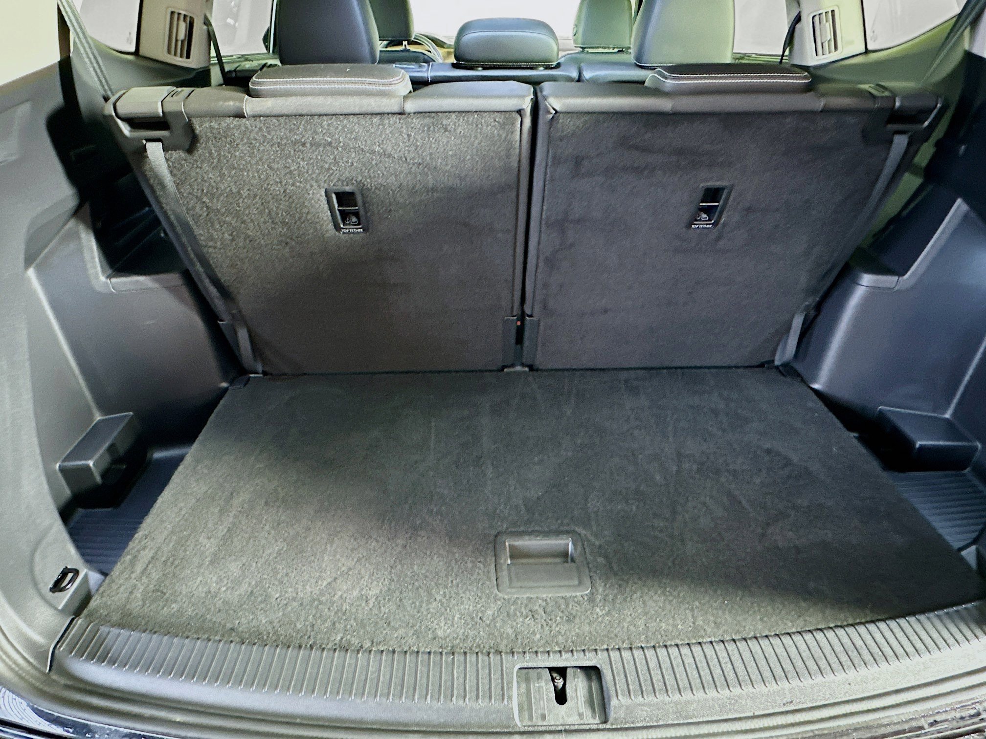 Used 2025 Volkswagen Atlas SE image 29