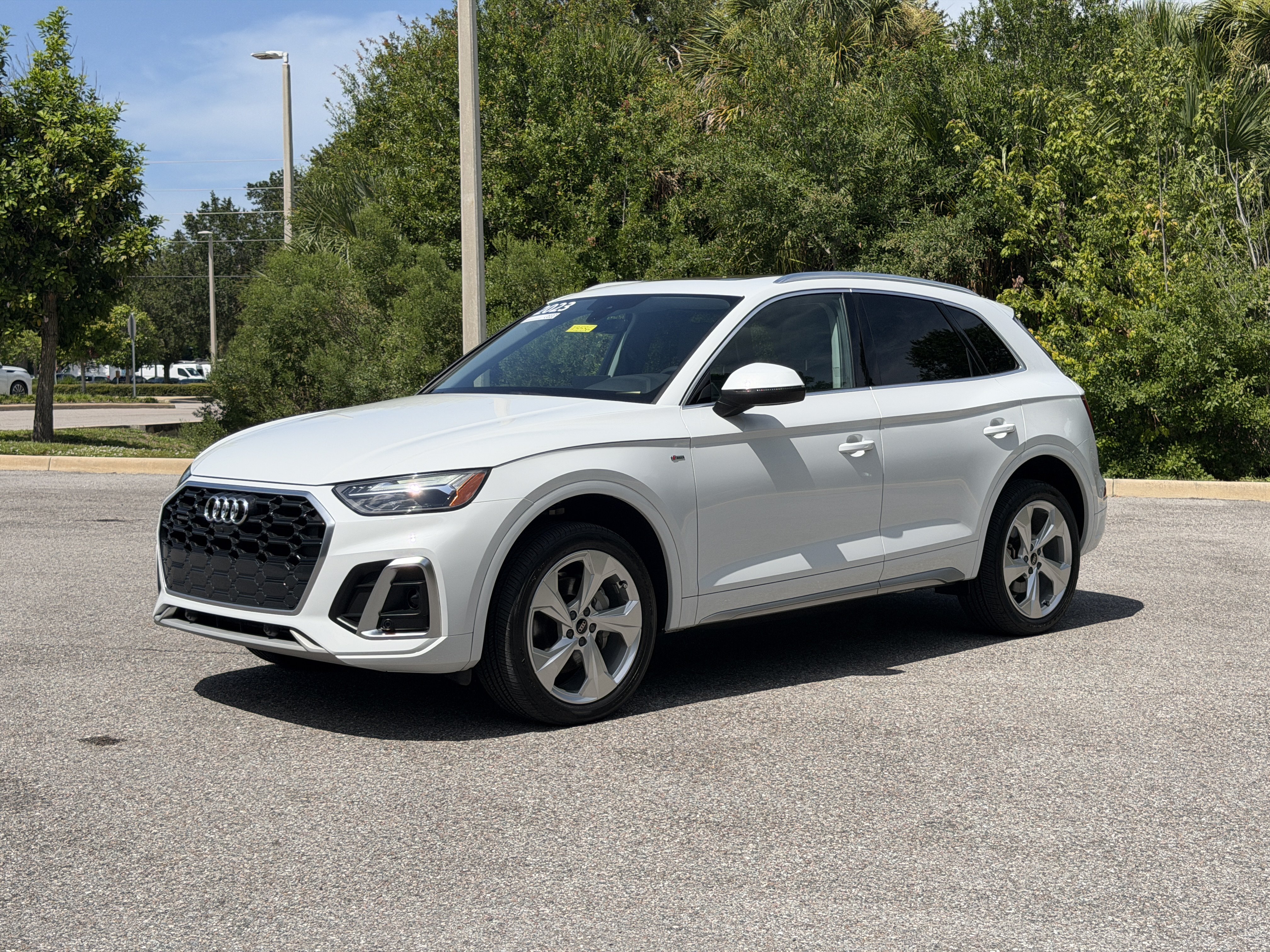 Certified 2023 Audi Q5 2.0T Premium Plus w/ Premium Plus Package AWD/4WD image 3