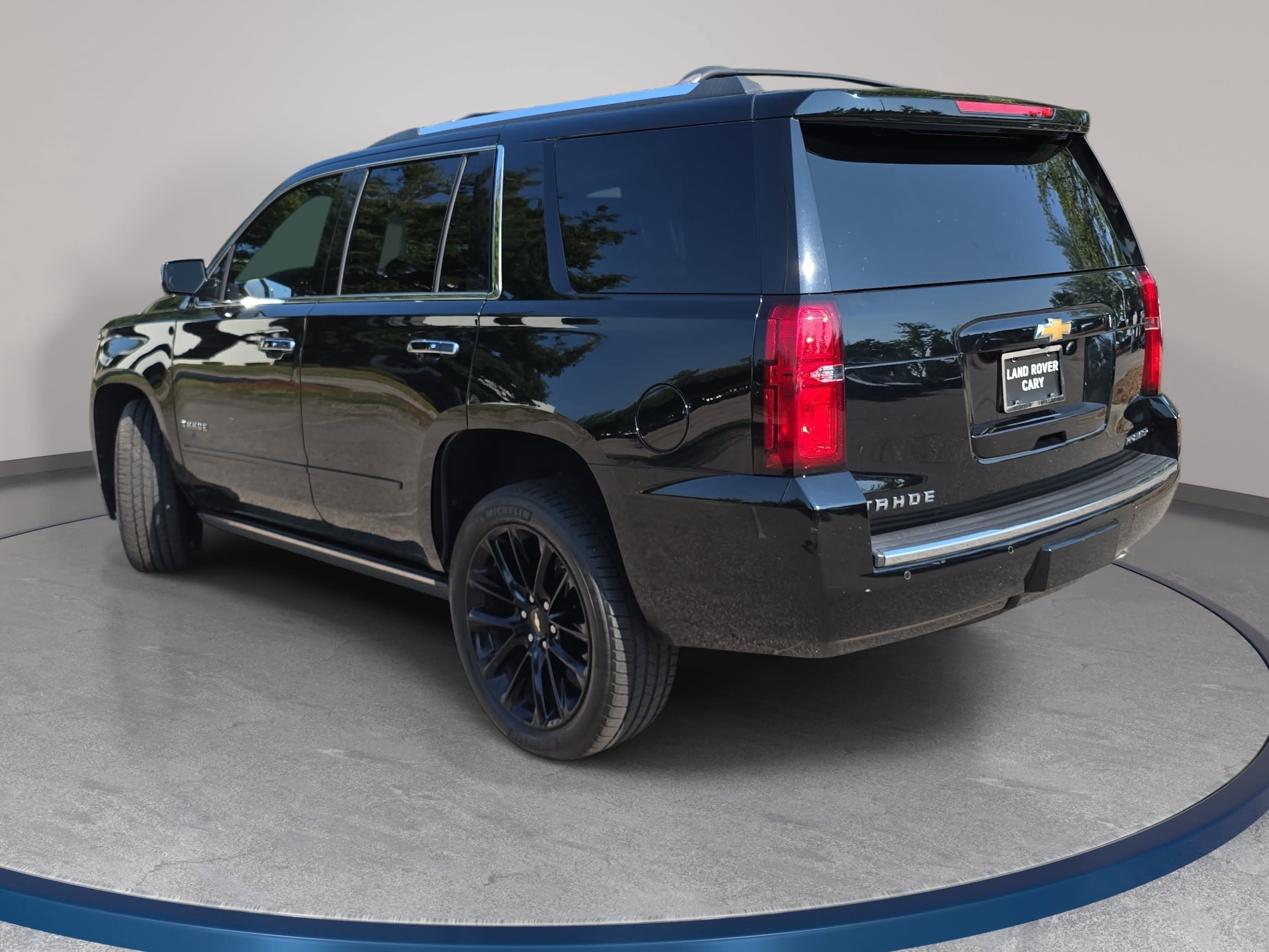 Used 2019 Chevrolet Tahoe Premier w/ Premier Plus Edition AWD/4WD image 7