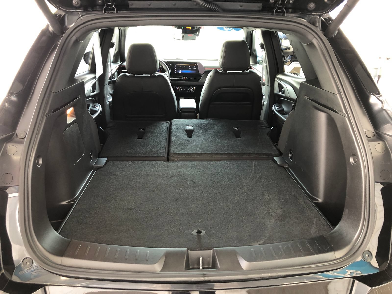 Used 2024 Chevrolet TrailBlazer RS w/ Convenience Package AWD/4WD image 9