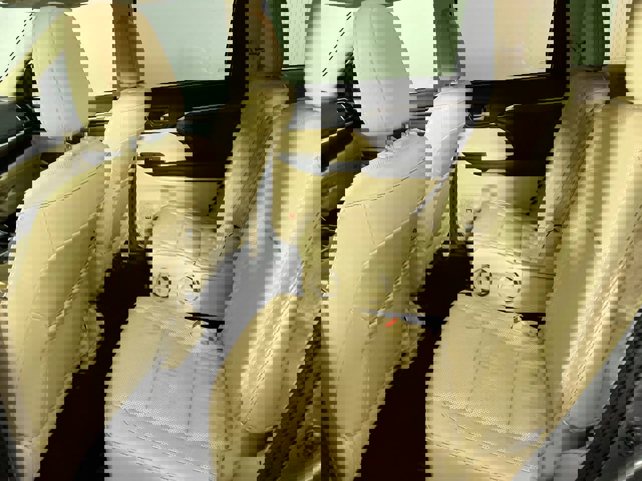 Used 2016 Toyota Highlander Limited image 30