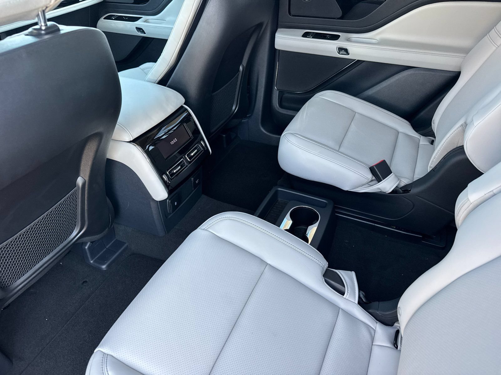 New 2026 Lincoln Aviator 2WD image 11