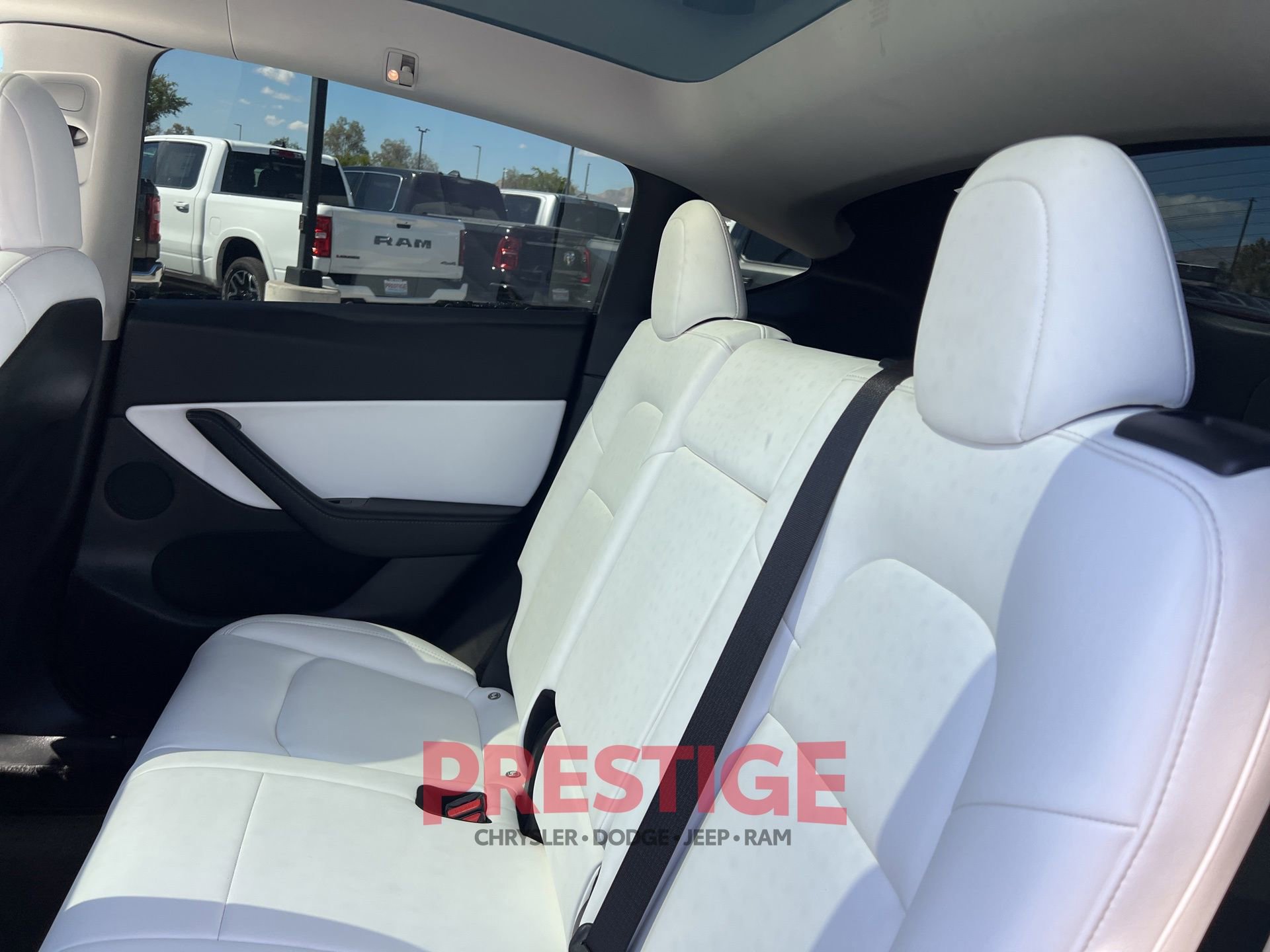 Used 2021 Tesla Model Y Long Range AWD/4WD image 25