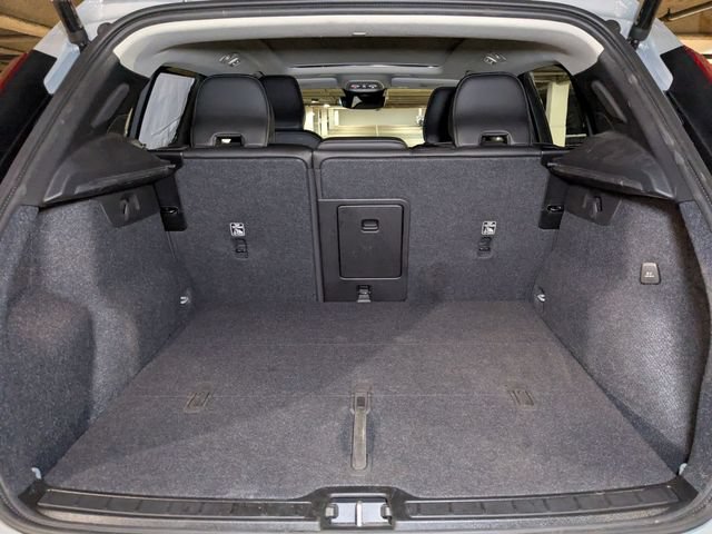 New 2025 Volvo XC40 B5 Ultra w/ Climate Package AWD/4WD image 28