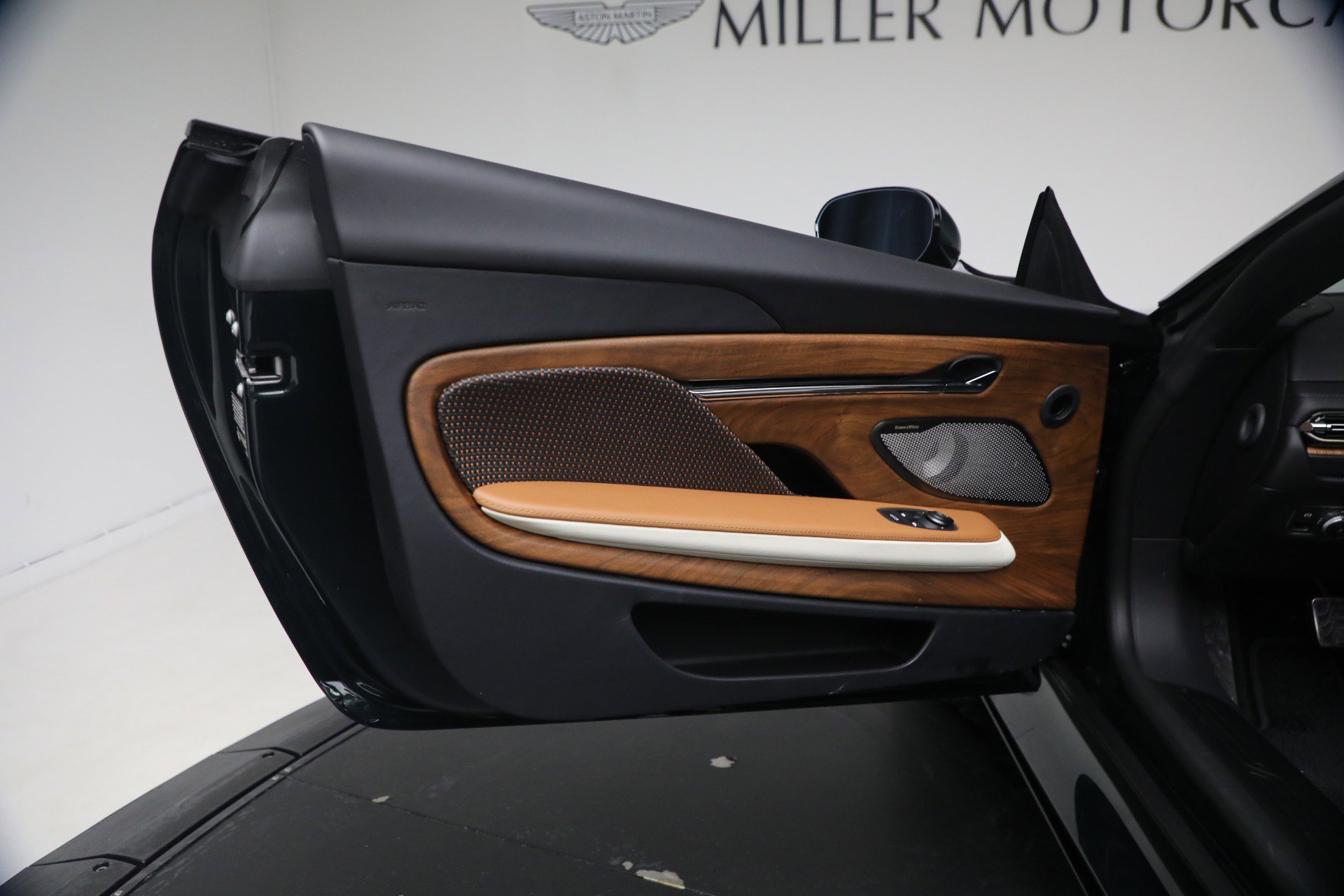 New 2026 Aston Martin DB12 Convertible RWD image 26