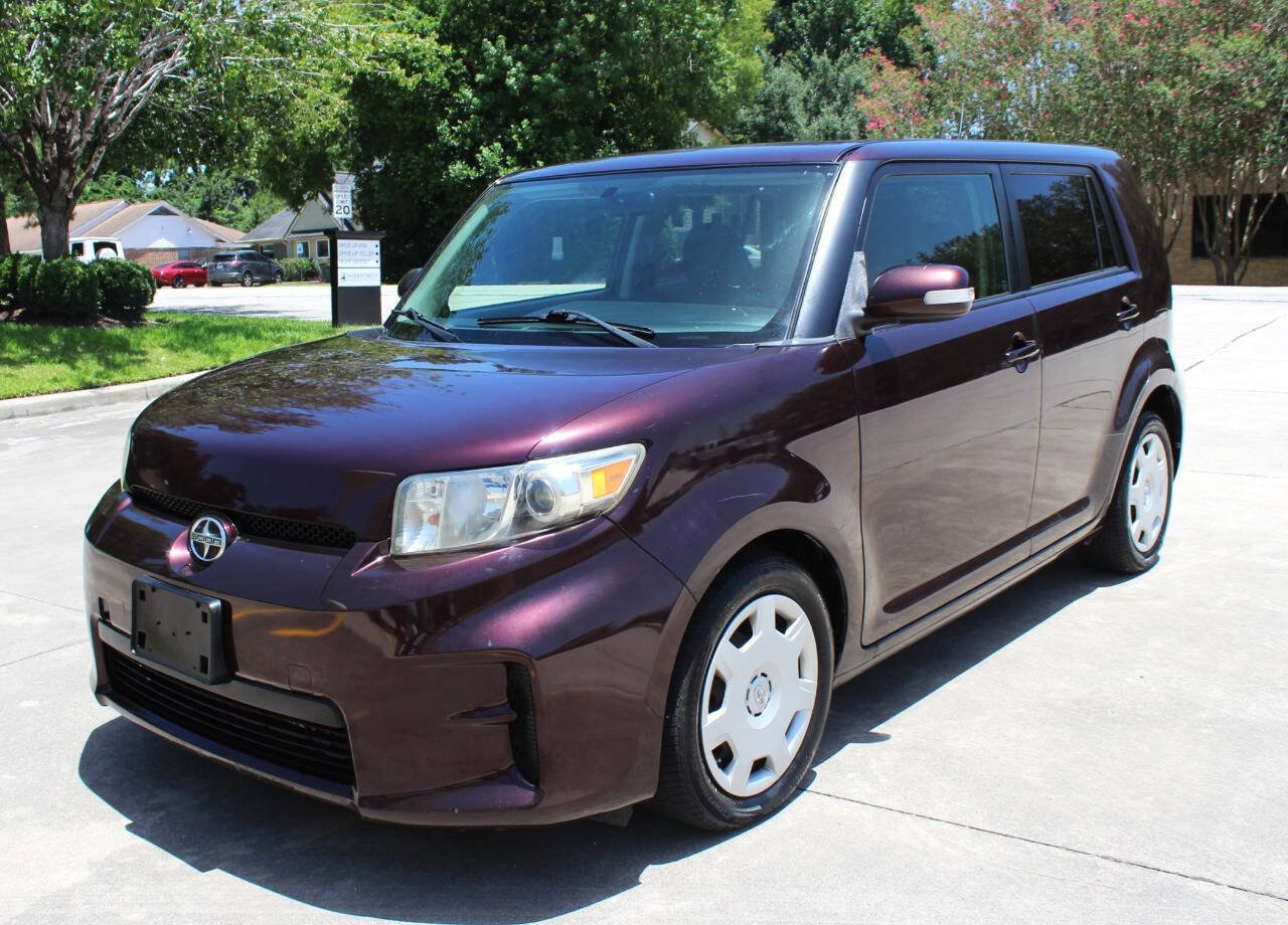Used 2012 Scion xB FWD image 4