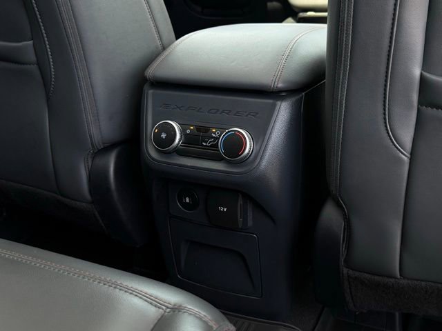 Used 2025 Ford Explorer Active w/ Active Comfort Package image 21