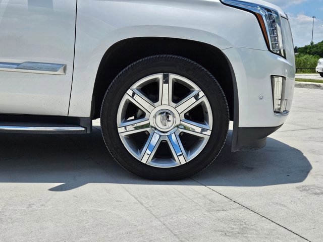 Used 2019 Cadillac Escalade ESV Luxury AWD/4WD image 21