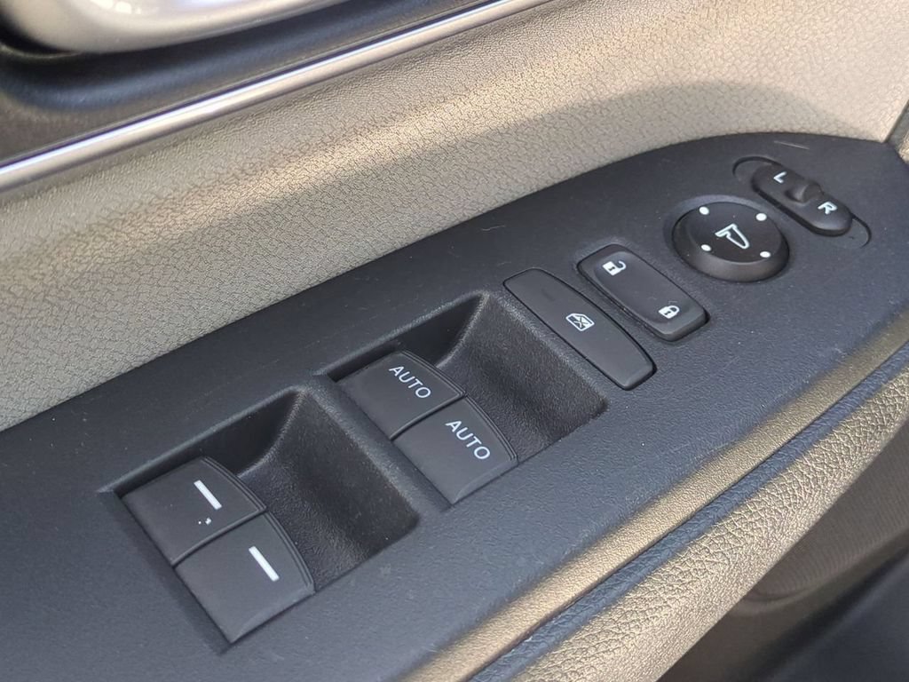 Used 2019 Honda CR-V EX image 12