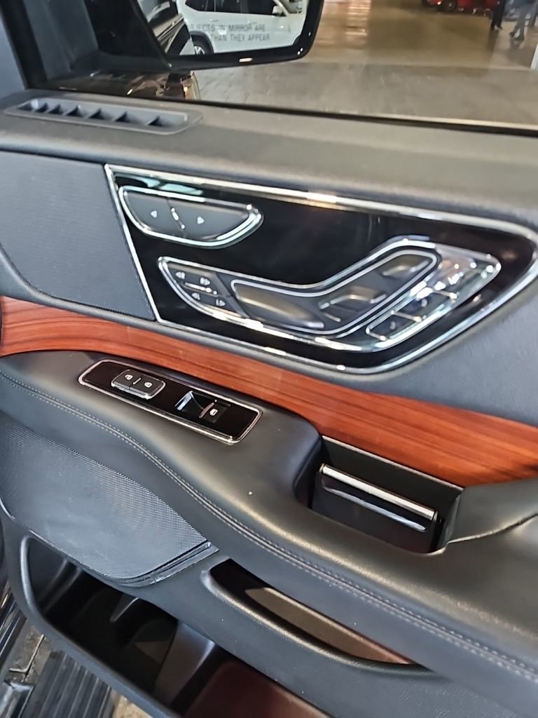 Used 2023 Lincoln Navigator Reserve AWD/4WD image 13