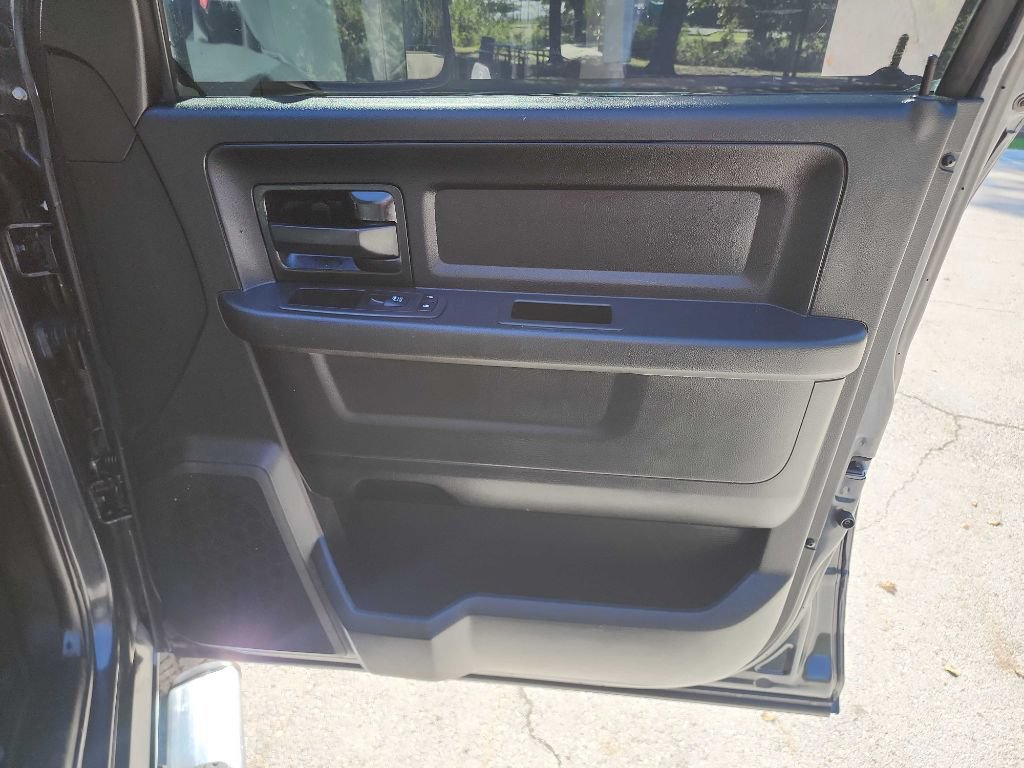 Used 2018 RAM 3500 Tradesman w/ Chrome Appearance Group AWD/4WD image 36