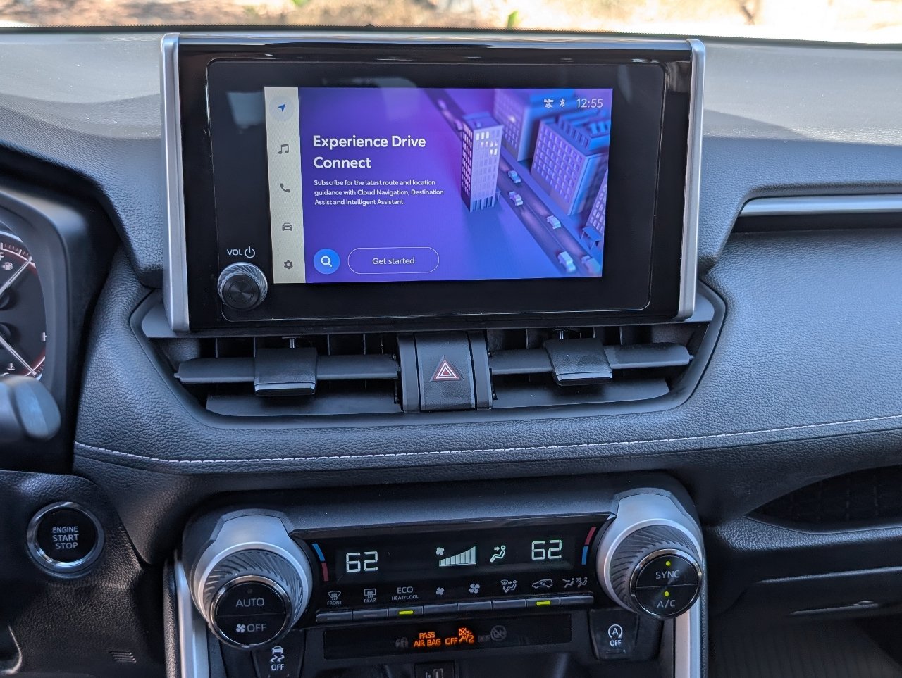 Used 2025 Toyota RAV4 XLE FWD image 17