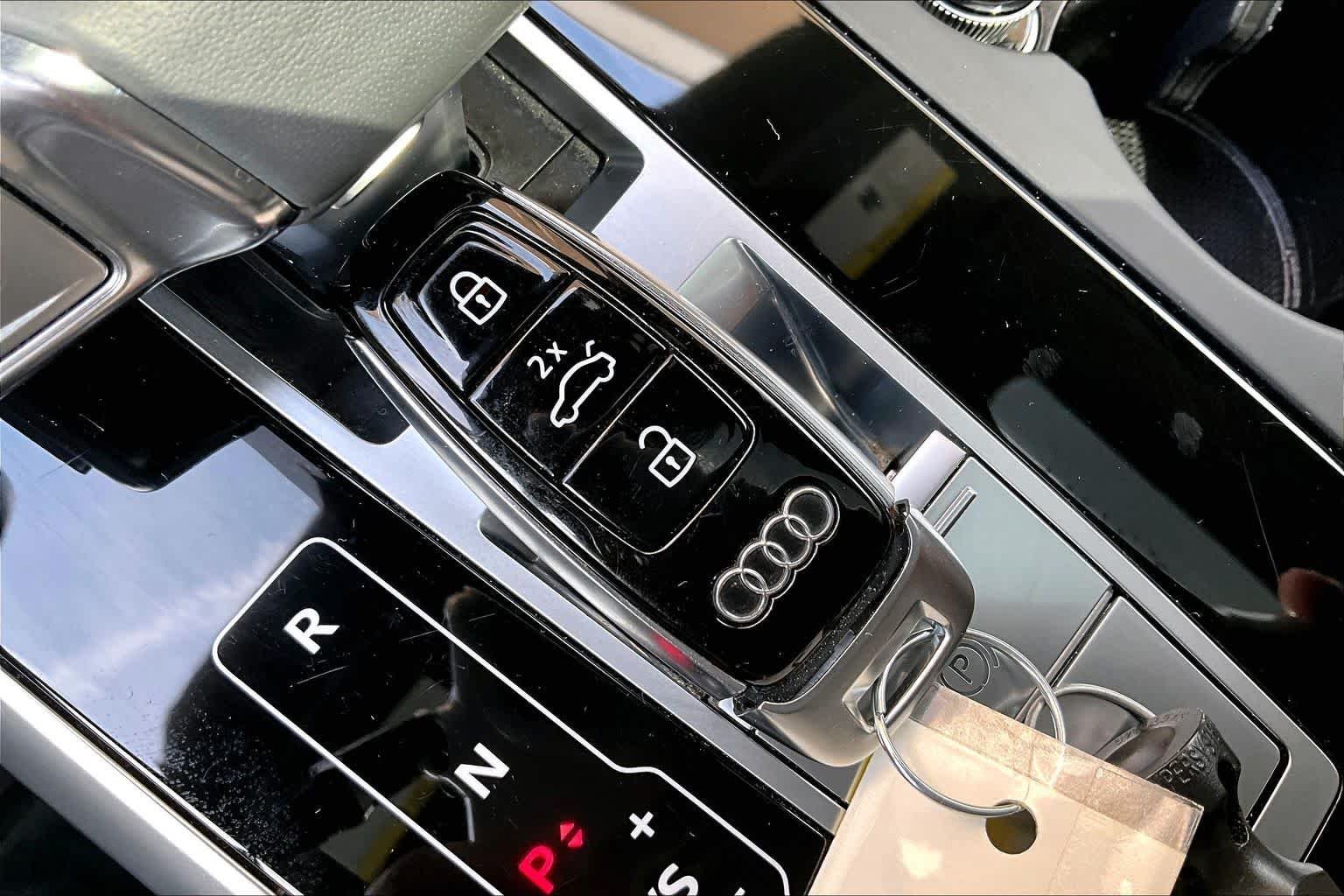 Used 2021 Audi Q8 Prestige AWD/4WD image 15