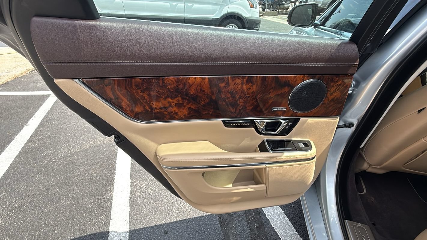 Used 2015 Jaguar XJ AWD image 11