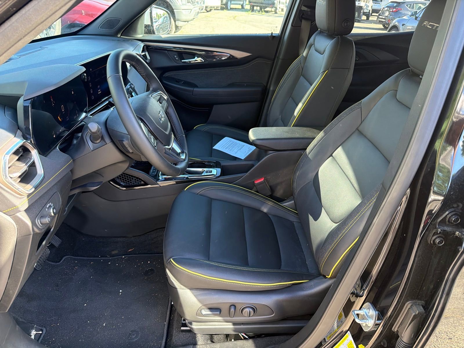 Used 2025 Chevrolet TrailBlazer ACTIV w/ Convenience Package image 10