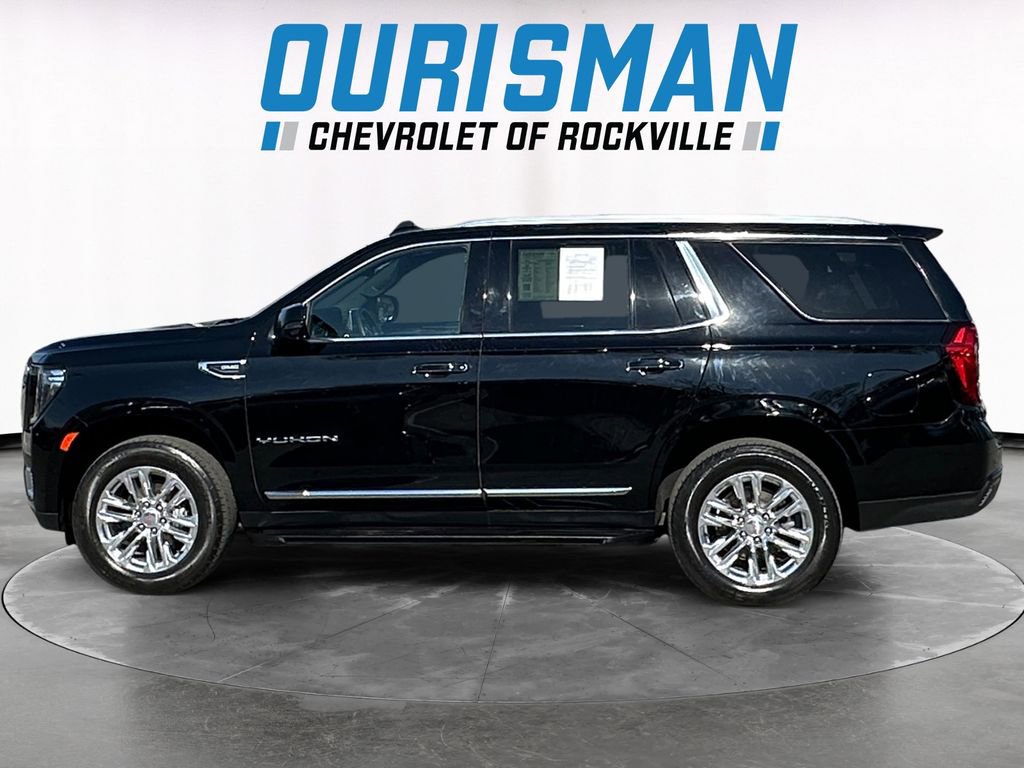 Used 2023 GMC Yukon SLT w/ SLT Luxury Package image 3
