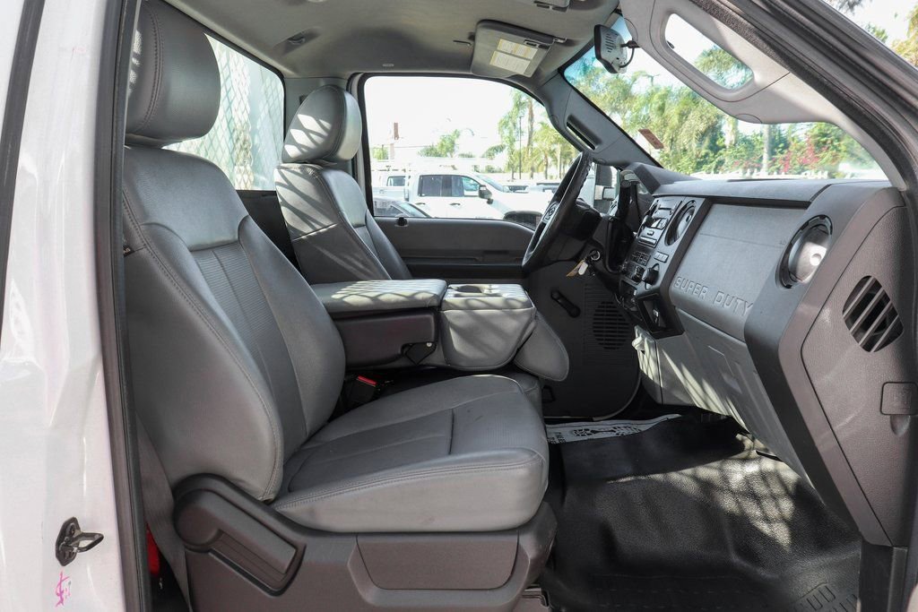 Used 2015 Ford F550 2WD Regular Cab Super Duty image 30