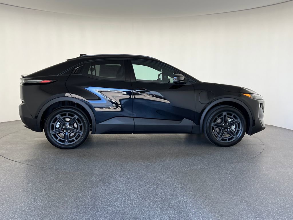 New 2026 Subaru Uncharted AWD image 2