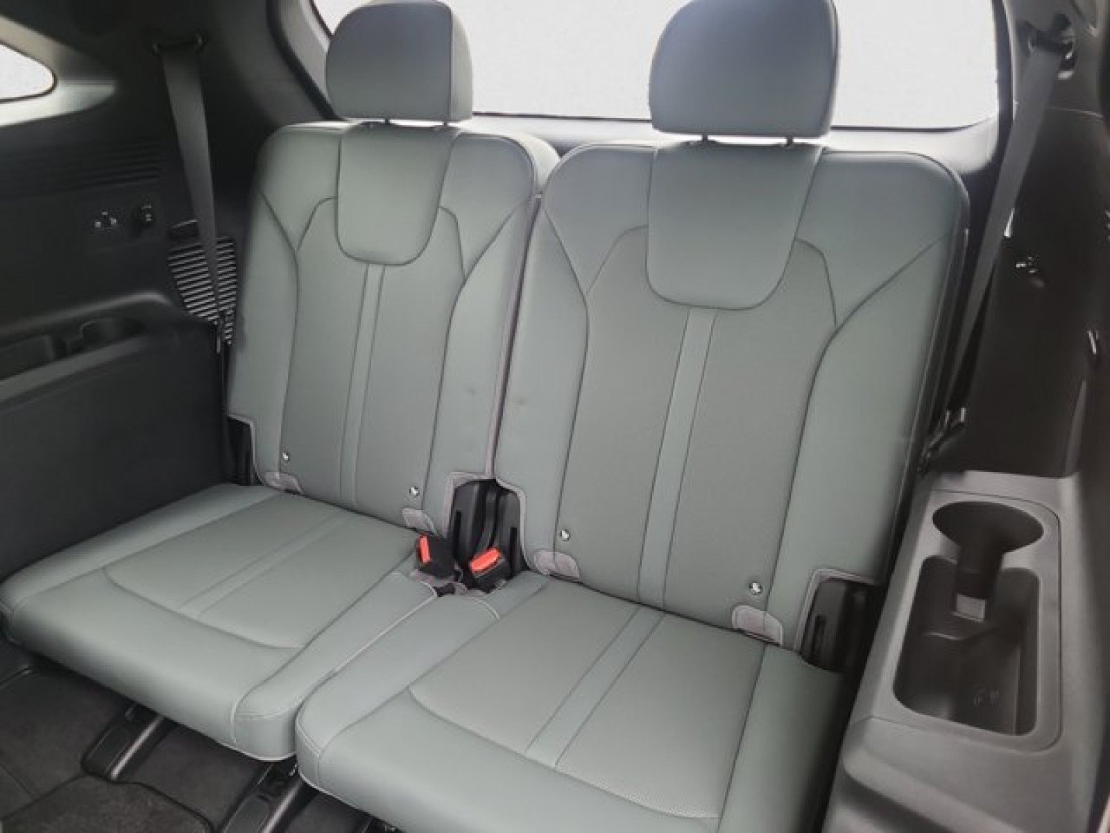 Used 2024 Kia Sorento SX Prestige w/ Sage Leather Package AWD/4WD image 20
