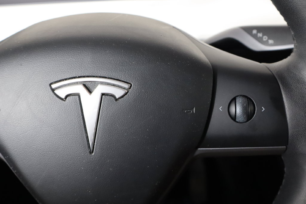 Used 2023 Tesla Model Y Long Range AWD/4WD image 10