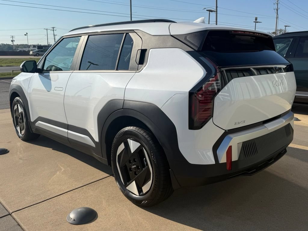 New 2027 Kia EV3 Wind FWD image 5