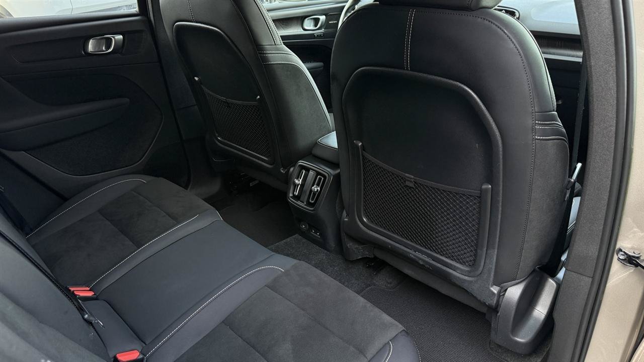 Used 2023 Volvo XC40 Recharge Ultimate AWD/4WD image 37