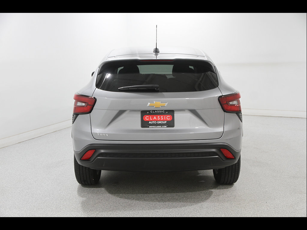 Certified 2024 Chevrolet Trax LS w/ LS Convenience Package FWD image 19