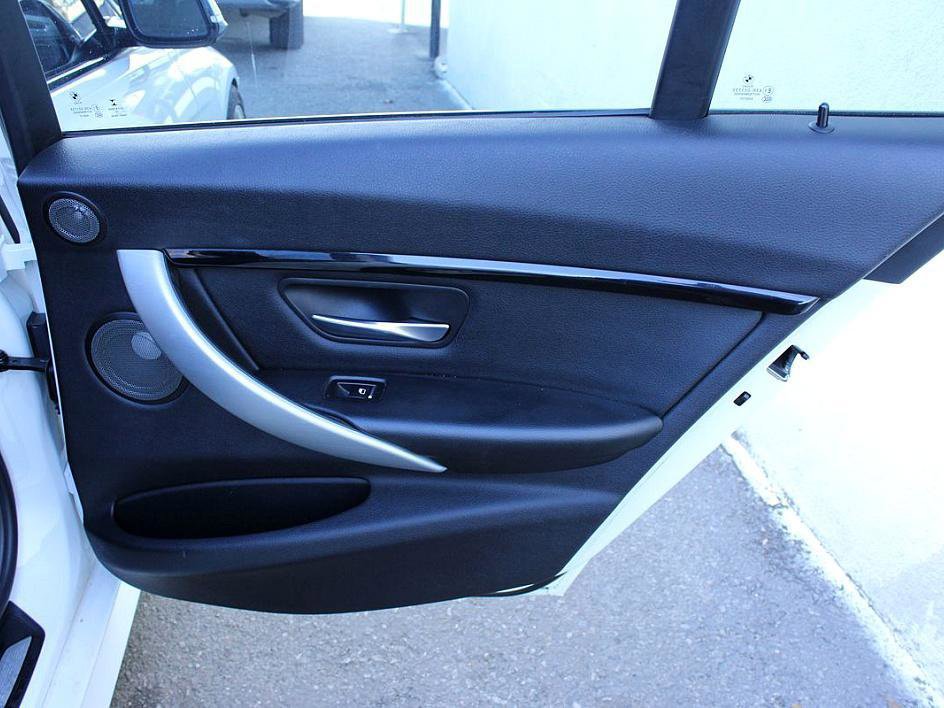 Used 2016 BMW 340i Sedan image 18