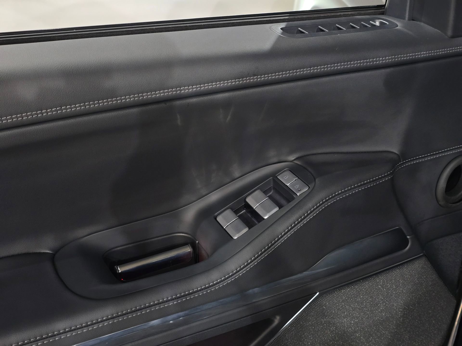 New 2025 Lincoln Navigator Reserve w/ Jet Appearance Package image 19