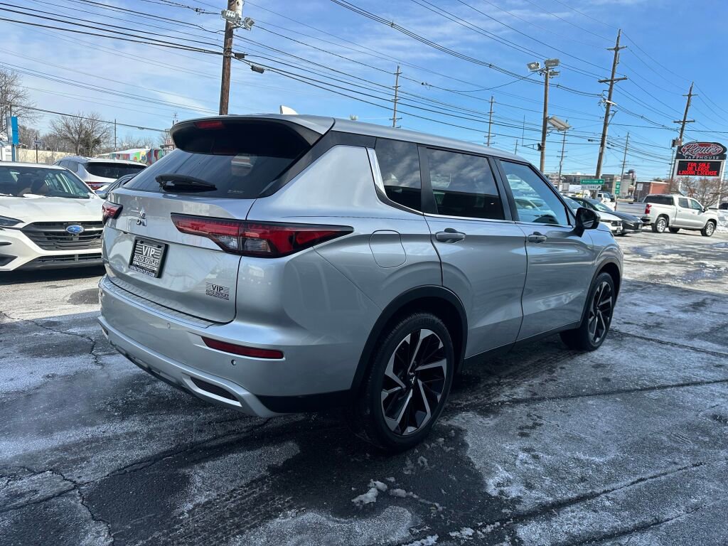 Used 2022 Mitsubishi Outlander SE image 7