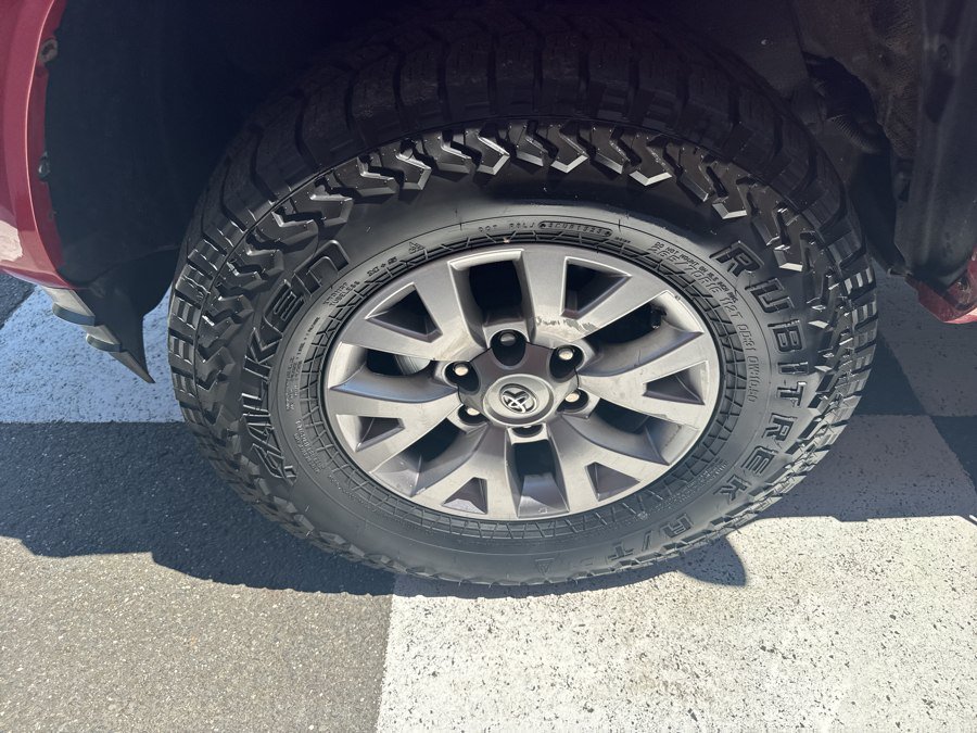 Used 2017 Toyota Tacoma SR5 w/ Tow Package AWD/4WD image 15