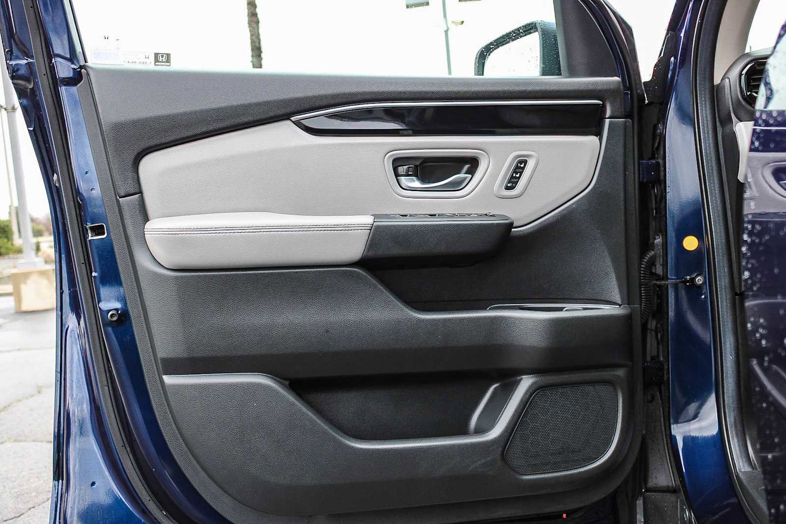 Certified 2025 Honda Pilot Touring image 17