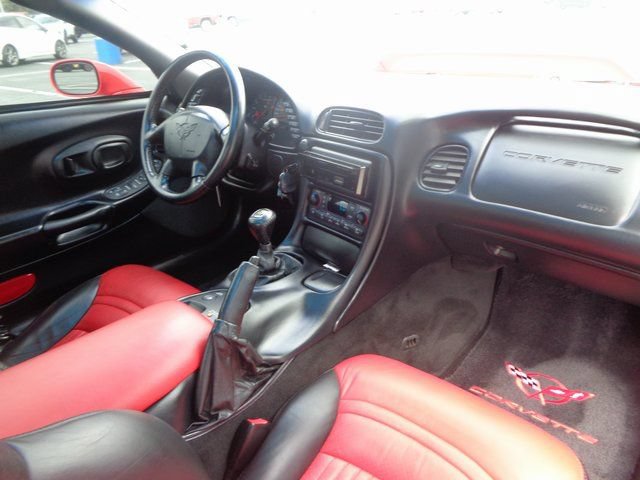 Used 2001 Chevrolet Corvette Coupe w/ Preferred Equipment Group2 RWD image 10
