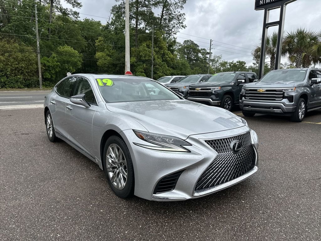 Used 2019 Lexus LS 500 w/ Accessory Package (Z2) RWD image 10