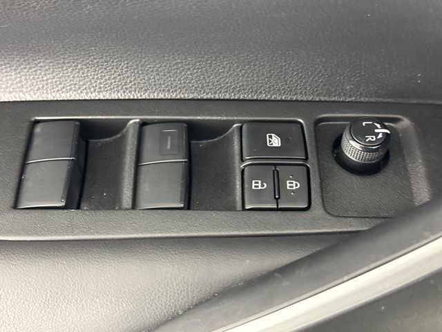 Used 2022 Toyota Corolla SE FWD image 24