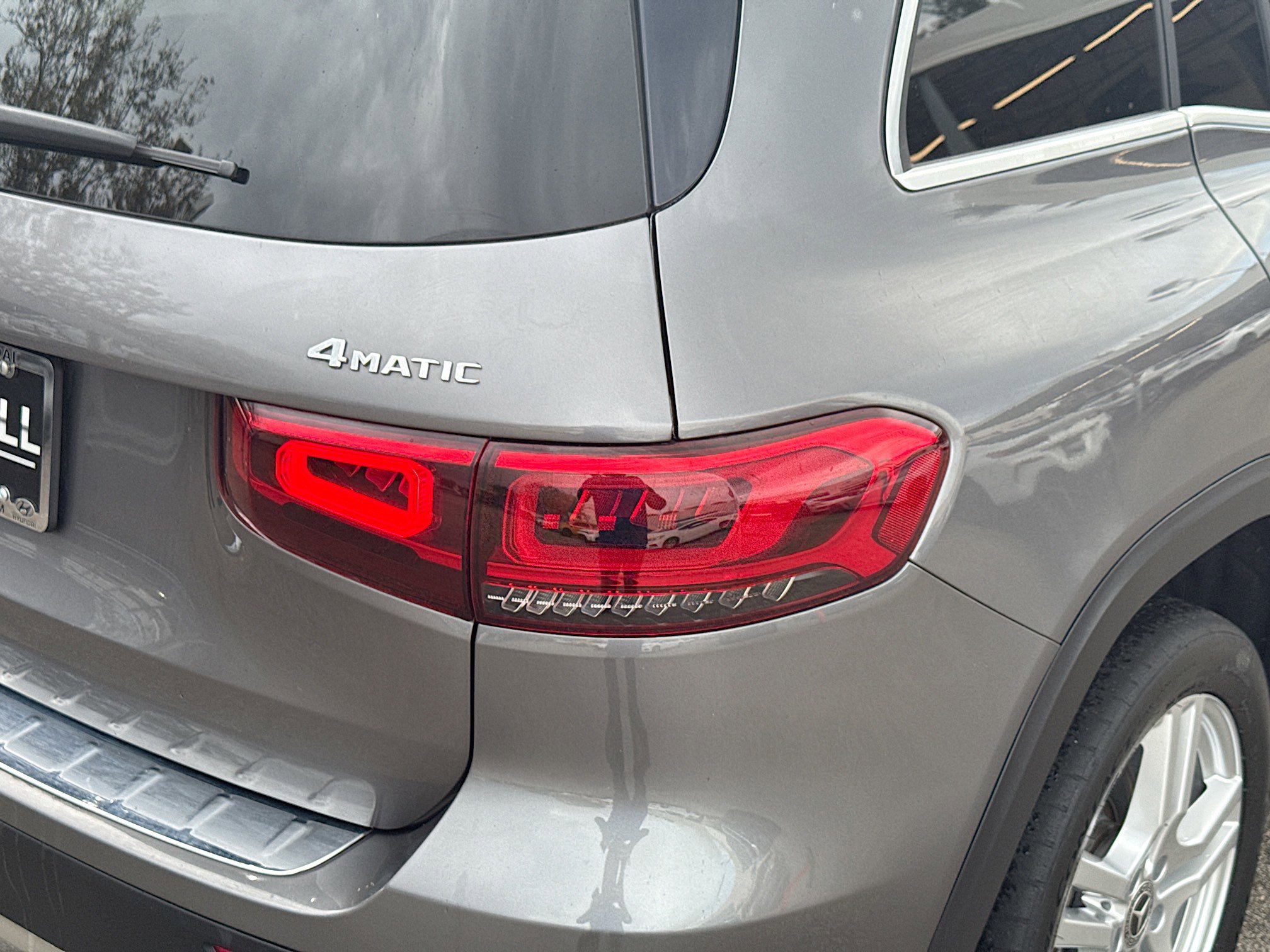 Used 2021 Mercedes-Benz GLB 250 4MATIC w/ Premium Package image 25