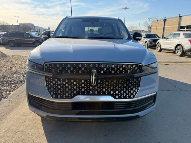 Certified 2025 Lincoln Navigator L Reserve image 8