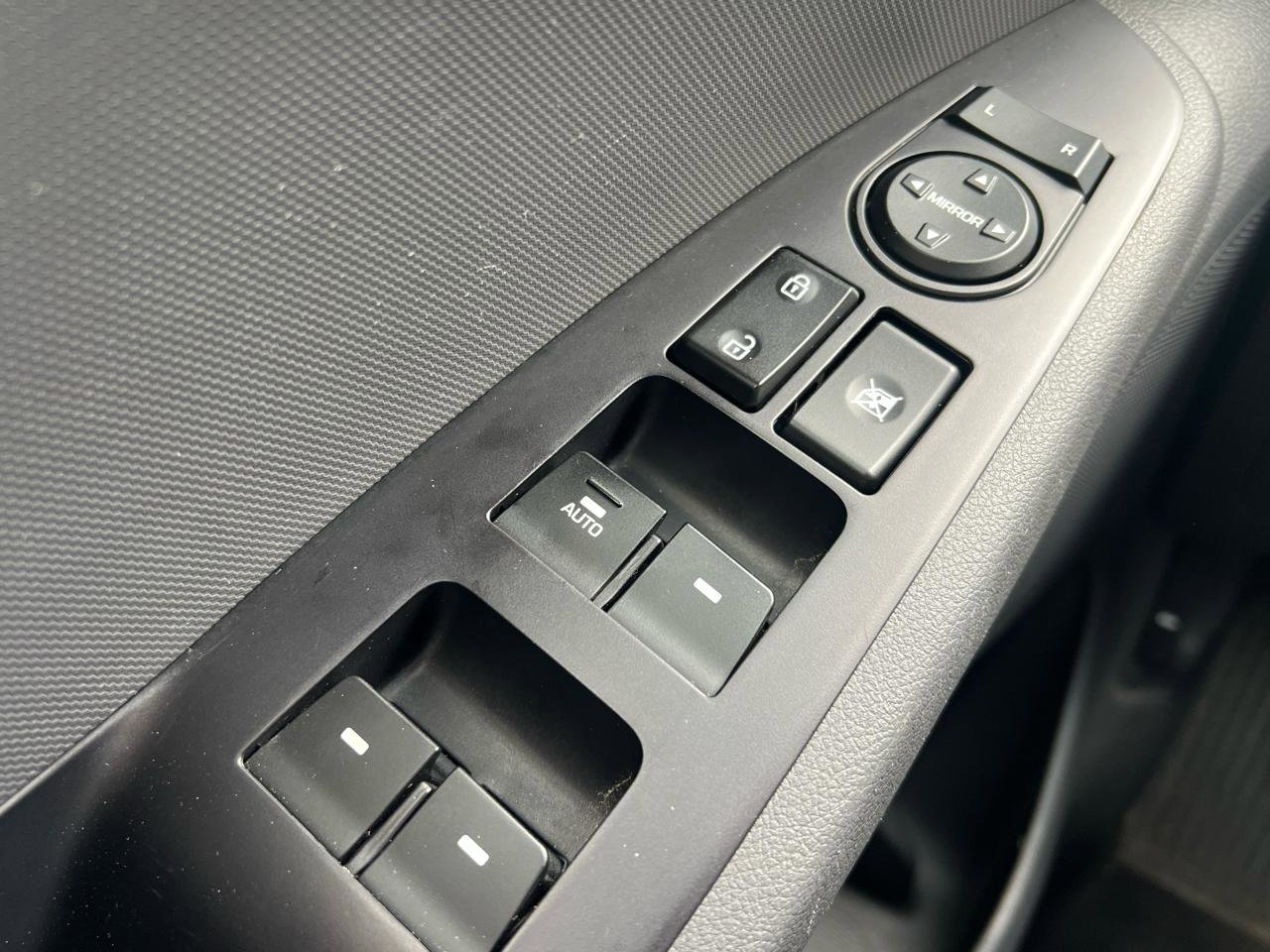 Used 2018 Hyundai Ioniq SEL FWD image 25