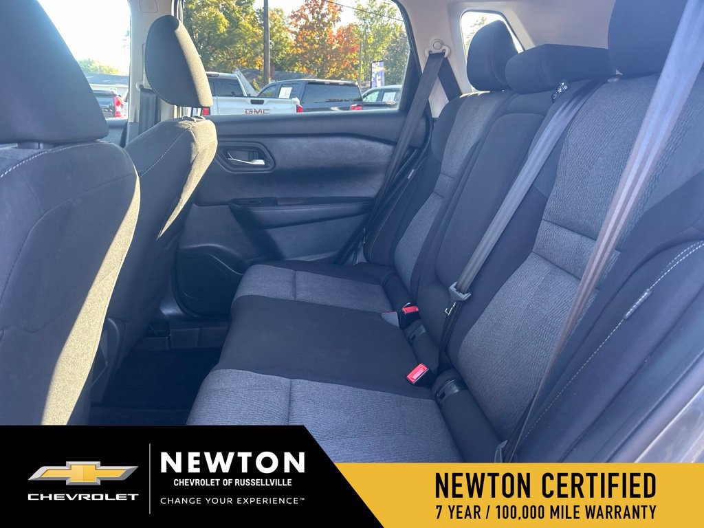 Used 2025 Nissan Rogue SV FWD image 30