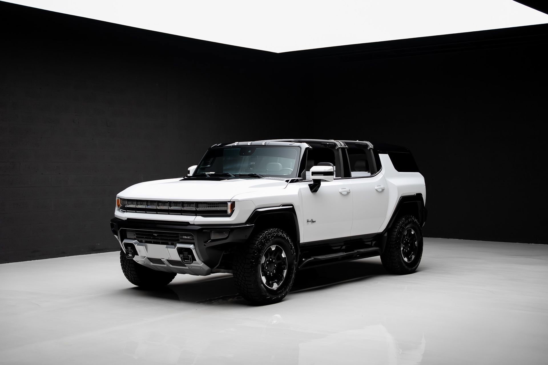 Used 2024 GMC Hummer EV 2X w/ Extreme Off-Road Package image 6