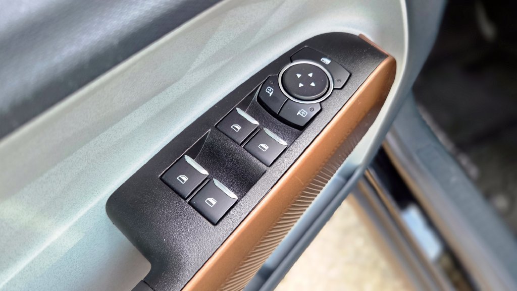 Used 2024 Ford Maverick Lariat FWD image 10