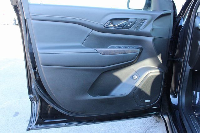 Used 2022 GMC Acadia Denali w/ Denali Ultimate Package image 10