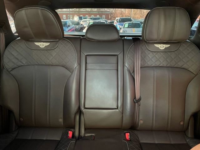 Used 2018 Bentley Bentayga Onyx Edition image 44