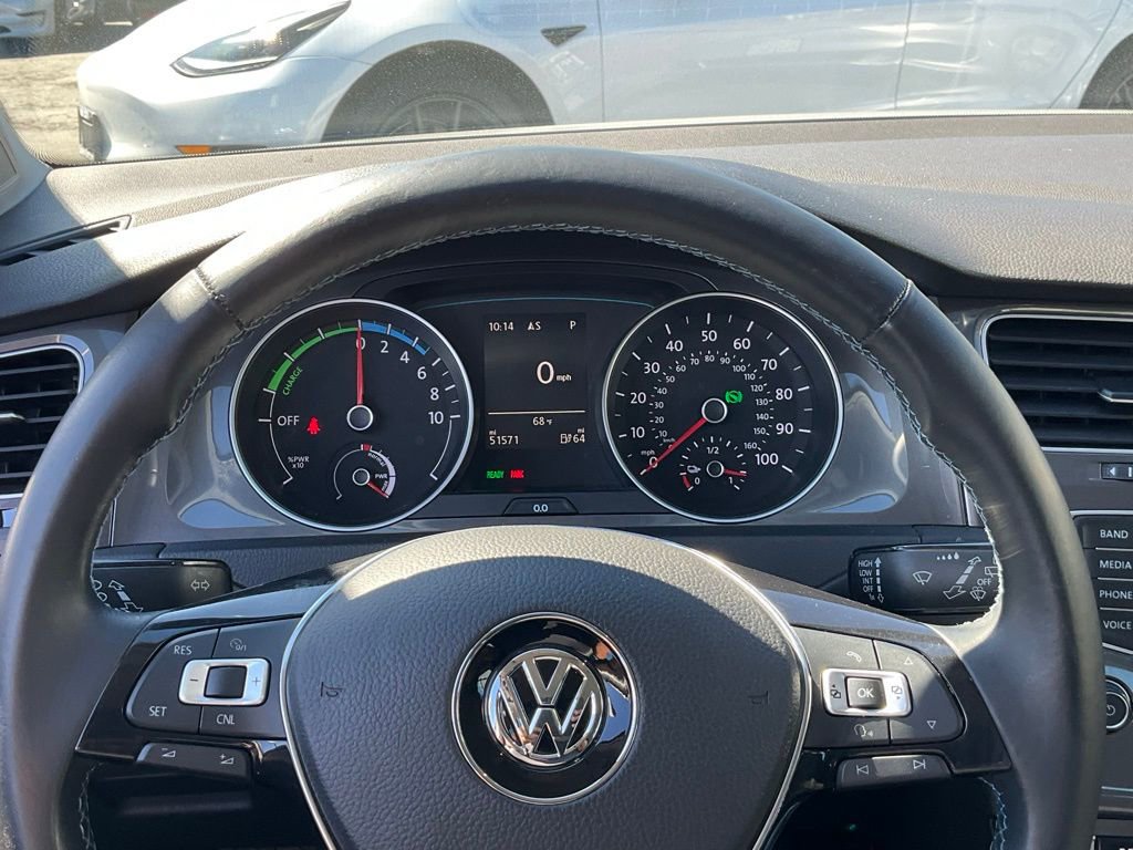 Used 2015 Volkswagen e-Golf SEL Premium image 38