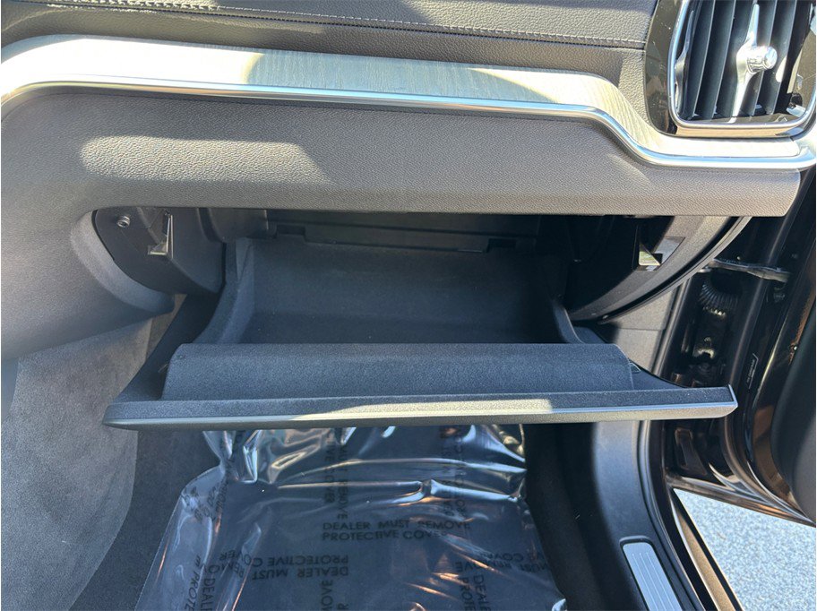 Used 2024 Volvo V60 B5 Cross Country Ultimate w/ Climate Package image 51