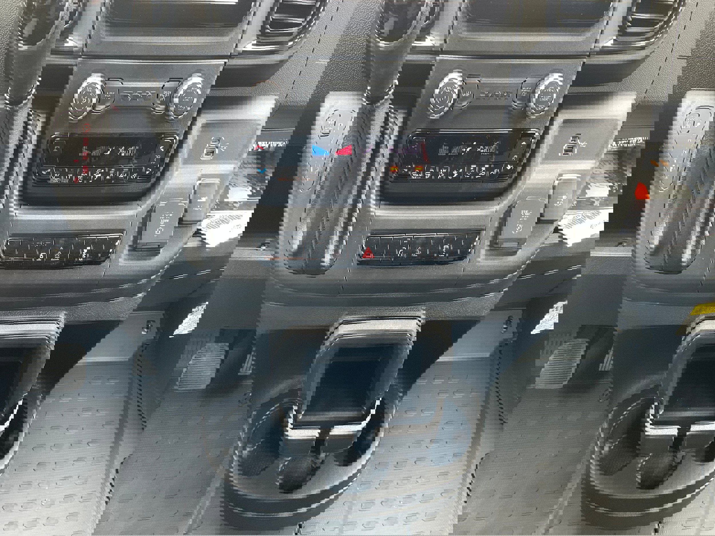 New 2025 RAM ProMaster 2500 w/ Convenience Group image 14